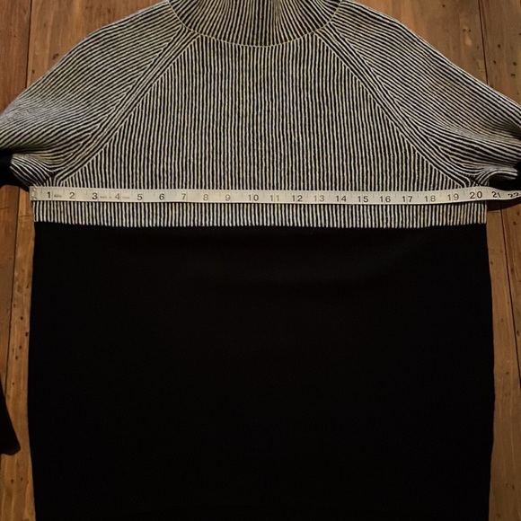 Summersalt Luxe Cashmere Blend Two Tone Sweater in Charcoal - Picture 10 of 10
